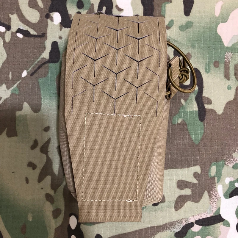 Costuras reforzadas y cremalleras YKK detalle