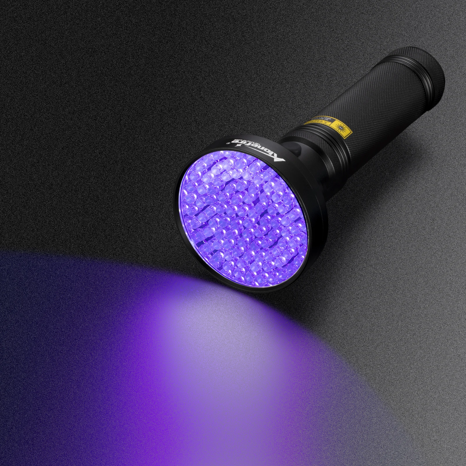 Linterna UV con formato ergonómico y material metálico