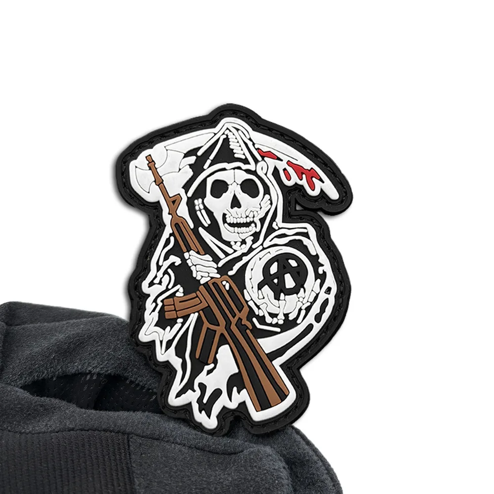 Trial parche táctico PVC velcro luz nocturna calavera – brazo - imagen 3