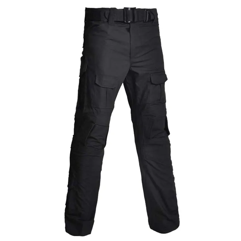 Pantalón cargo negro con gran capacidad de bolsillos