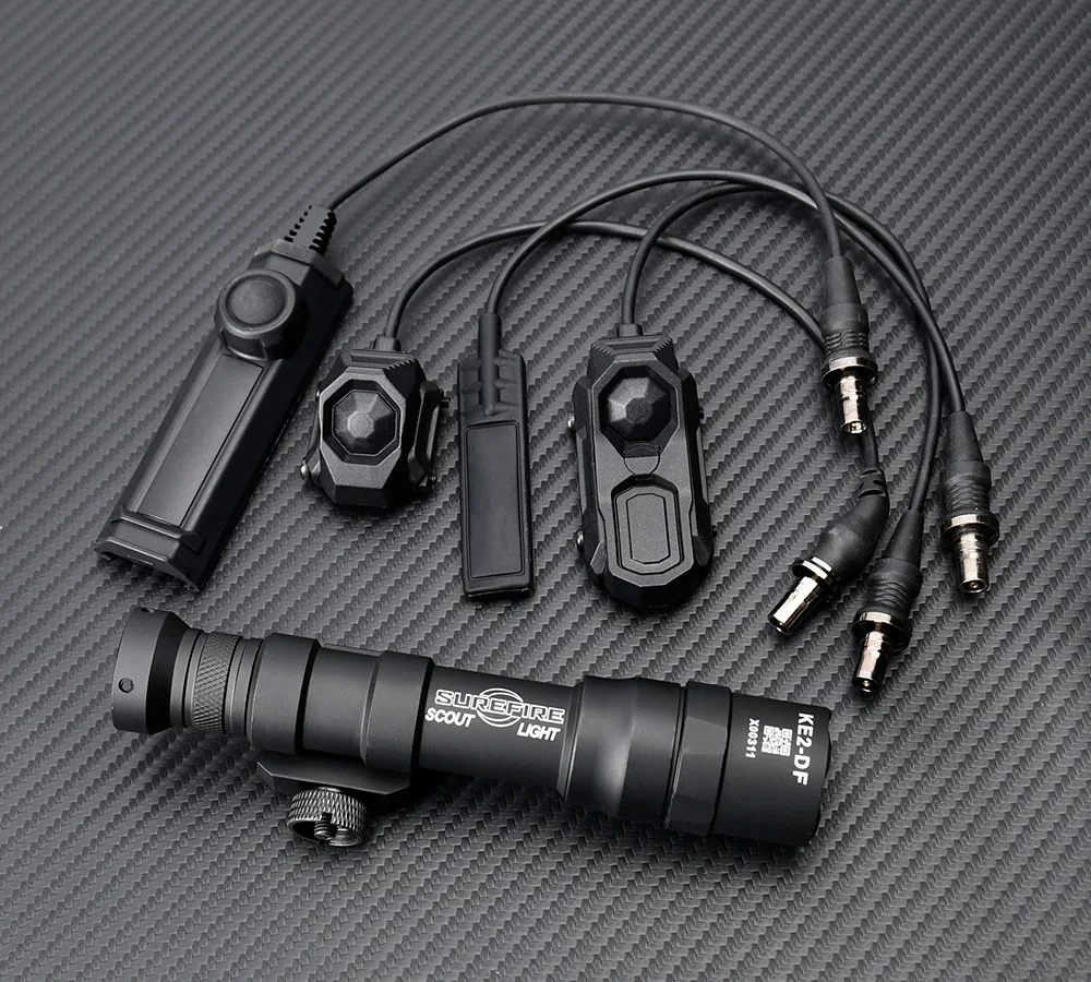 Linterna táctica Surefire en montaje
