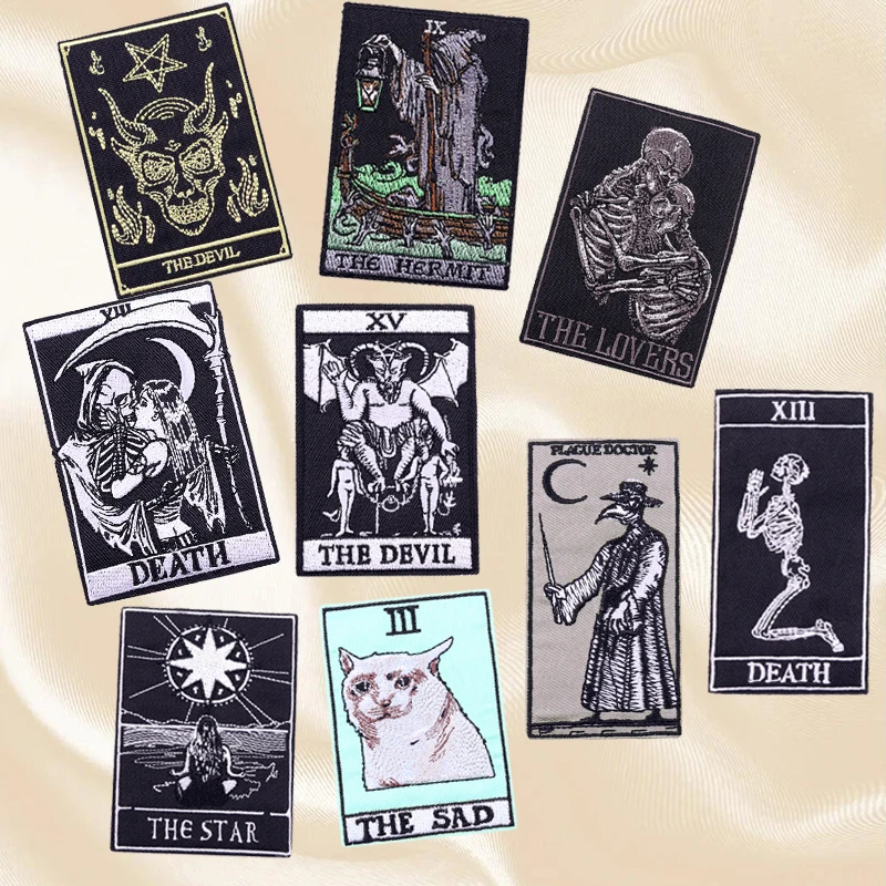 Conjunto de parches bordados termoadhesivos calavera Tarot Punk y faro
