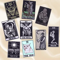 Conjunto de parches bordados termoadhesivos calavera Tarot Punk y faro