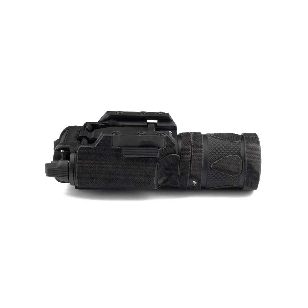 Detalle del patrón camuflaje Multicam Black de la envoltura