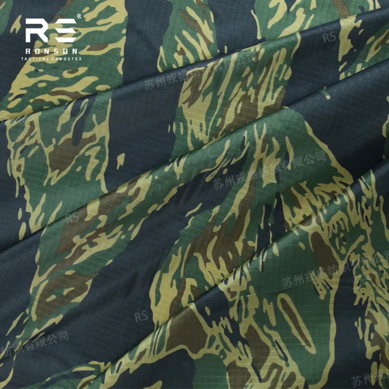 Camuflaje negro para proyectos
