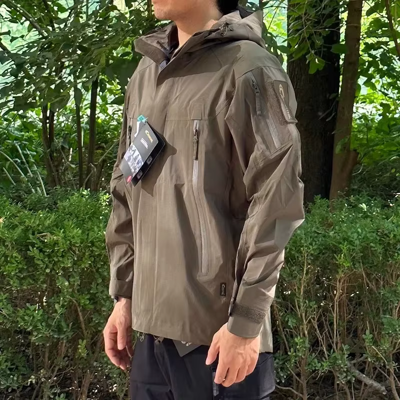 Chaqueta hardshell táctica impermeable con corte 3D para exteriores - imagen 4