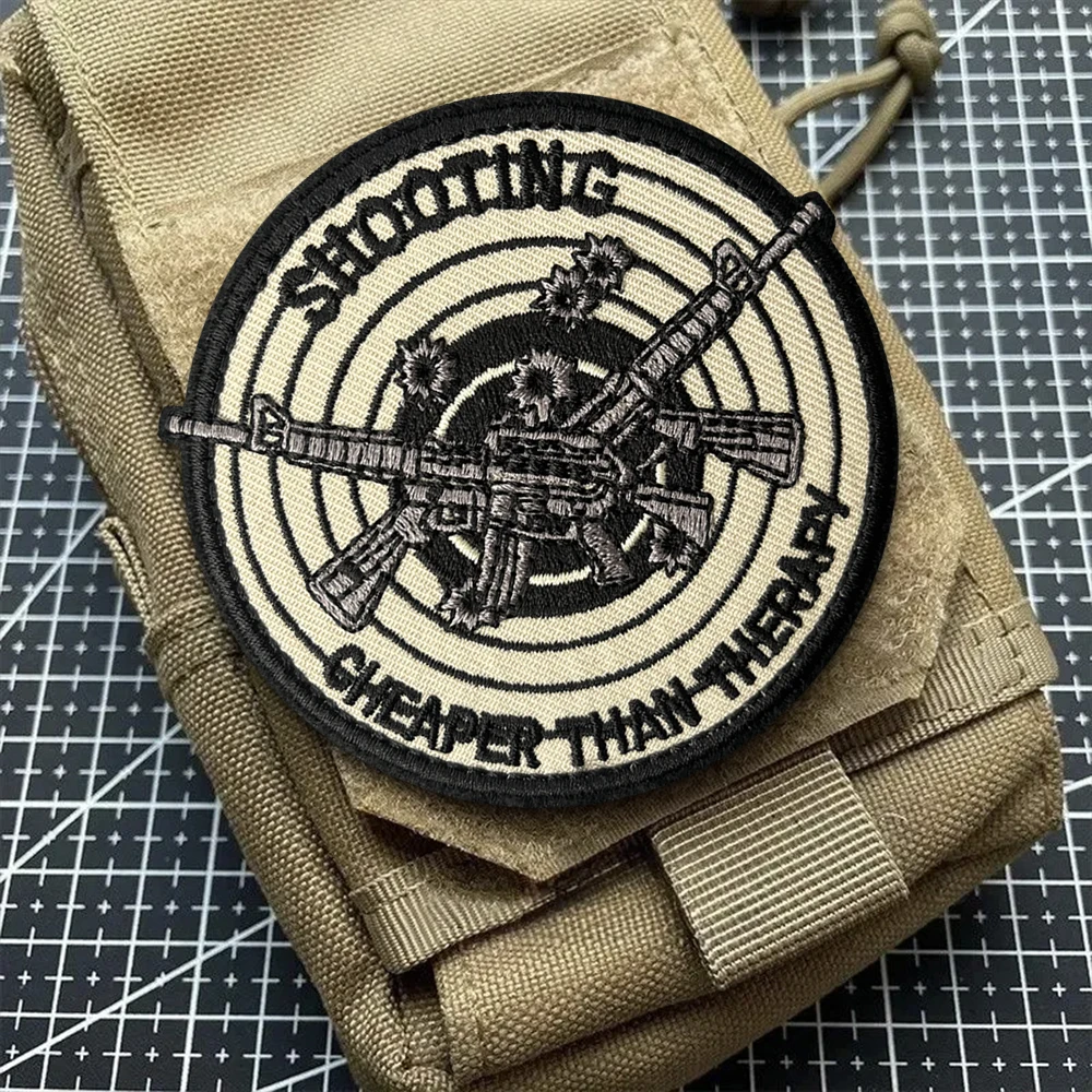 Parche bordado táctico rifles cruzados con gancho y bucle - imagen 5