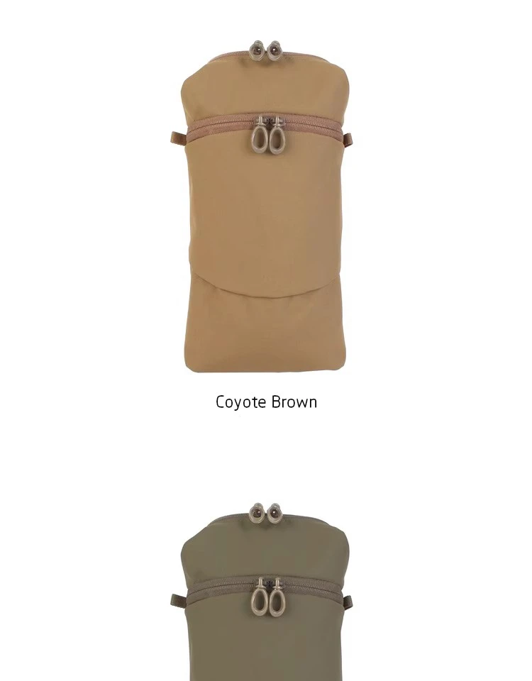 Bolsillo MOLLE en contexto de actividad táctica al aire libre