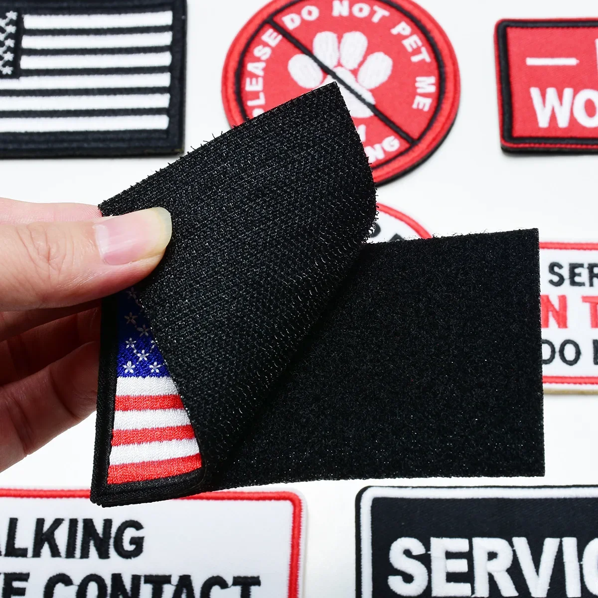 Insignia grande bordada con acabado textil