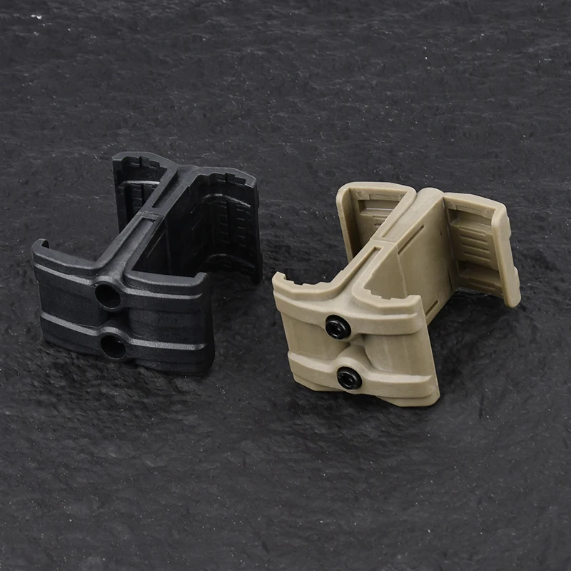 Conector doble de cargadores M4 AR con clip de sujeción MOLLE - imagen 3