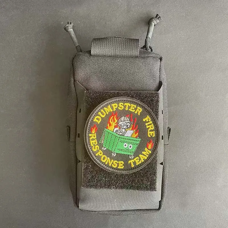 Parche bordado táctico mapache bombero para mochila – divertido - imagen 4