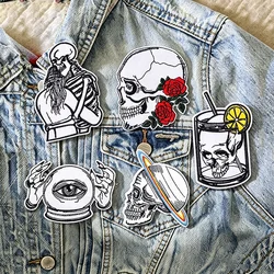 Parche termoadhesivo calavera gótica con rosa y bola de cristal