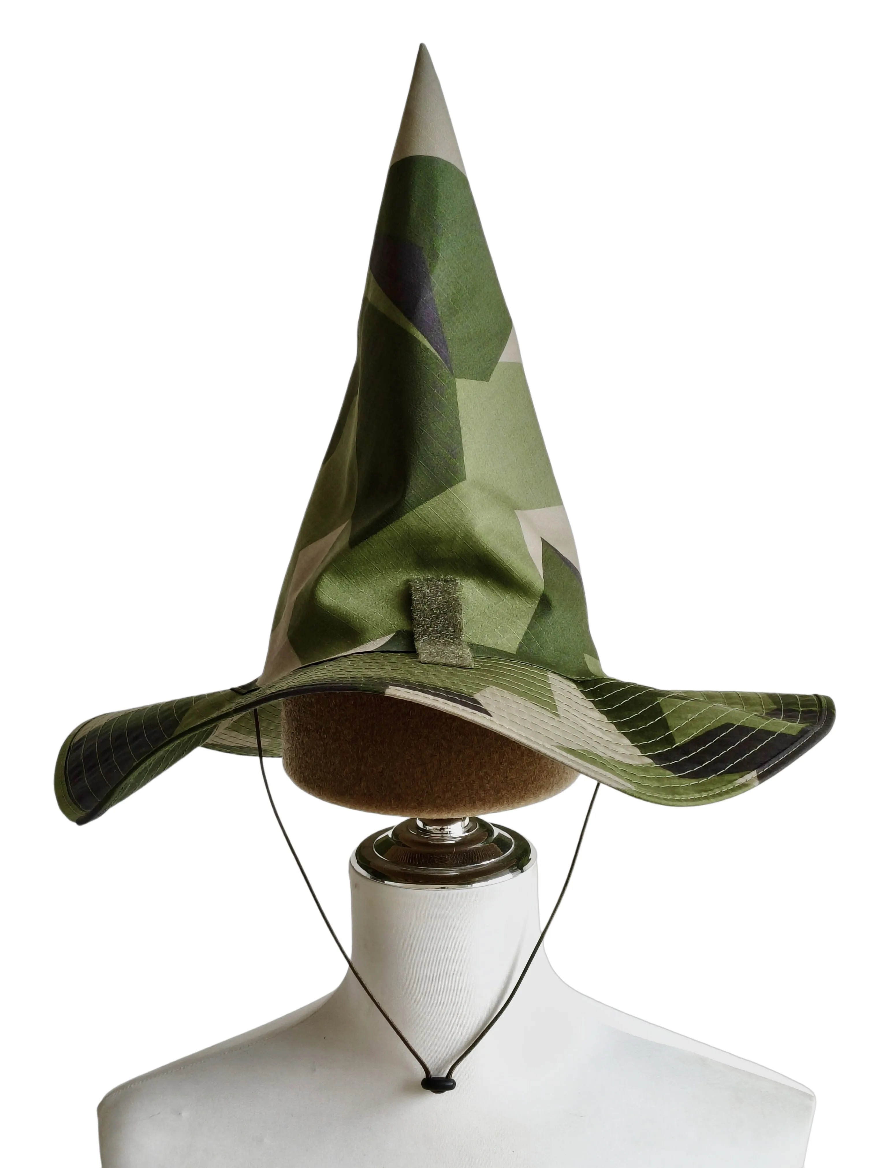 Sombrero táctico camuflado con diseño de gotas de lluvia