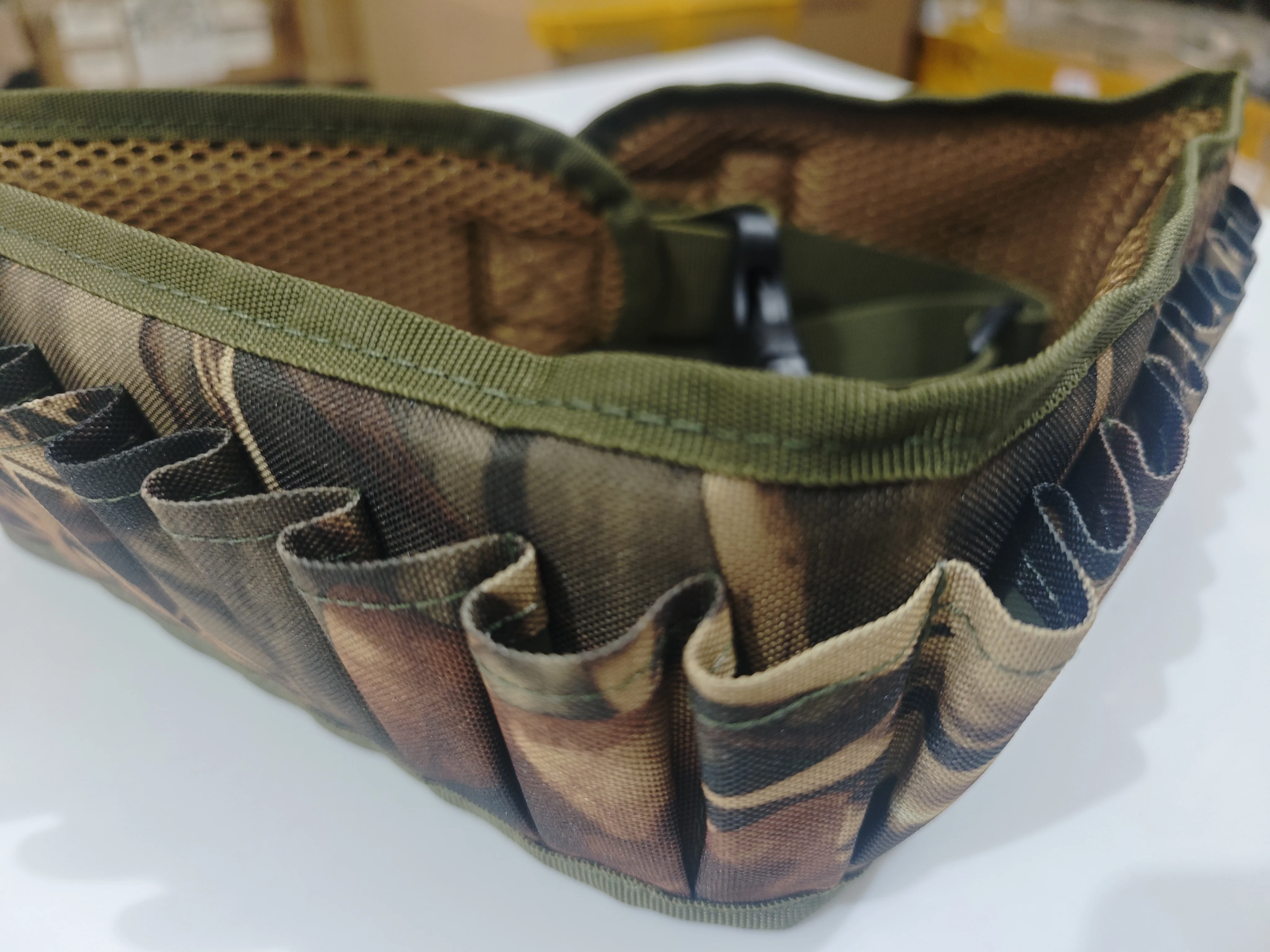 Bandolera táctica camuflaje MOLLE para Airsoft y Paintball - imagen 2