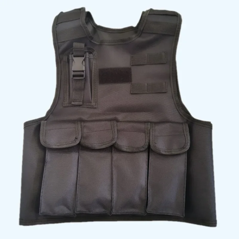Chaleco infantil de camuflaje negro con diseño táctico