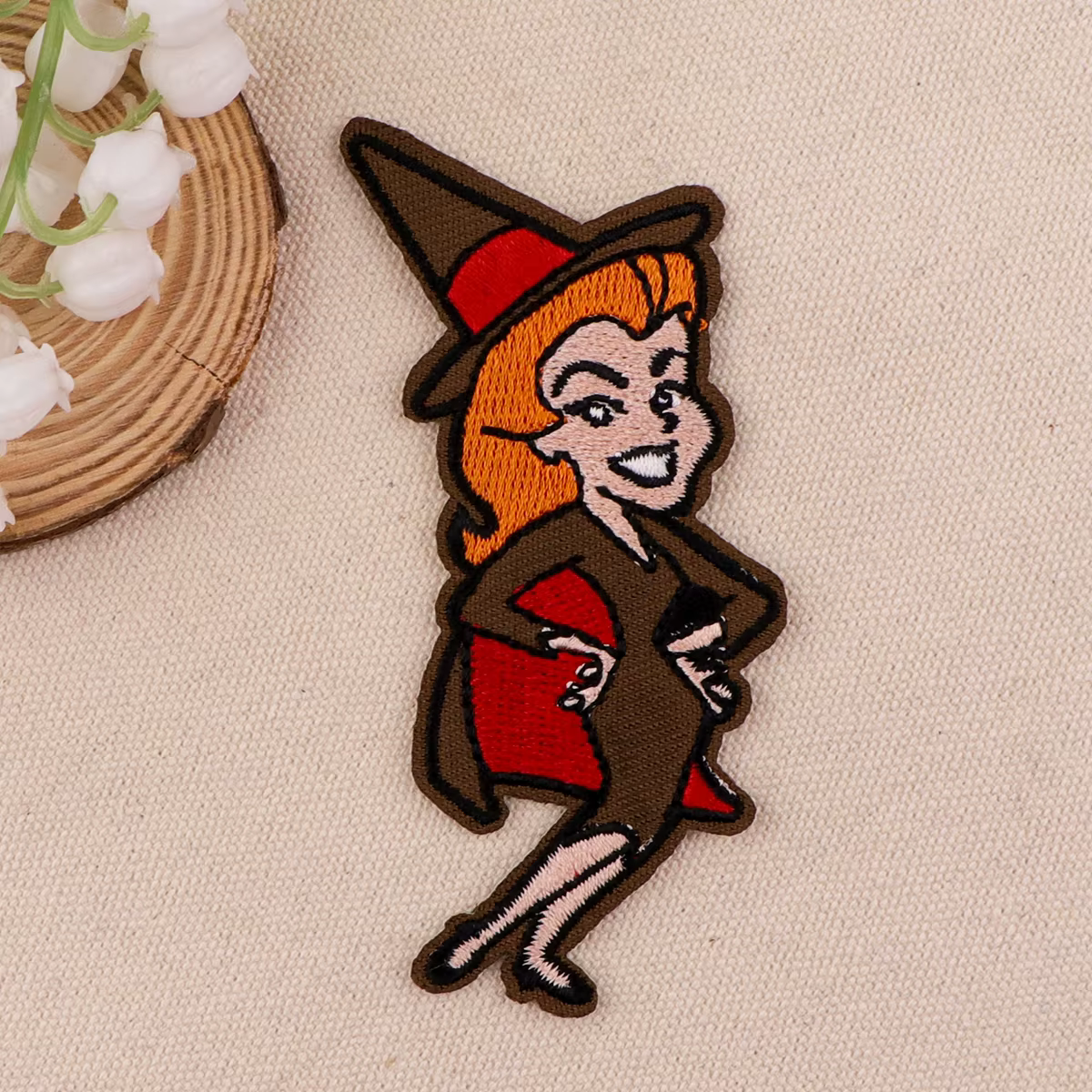 Parche bordado bruja - insignia para coser o planchar - imagen 4