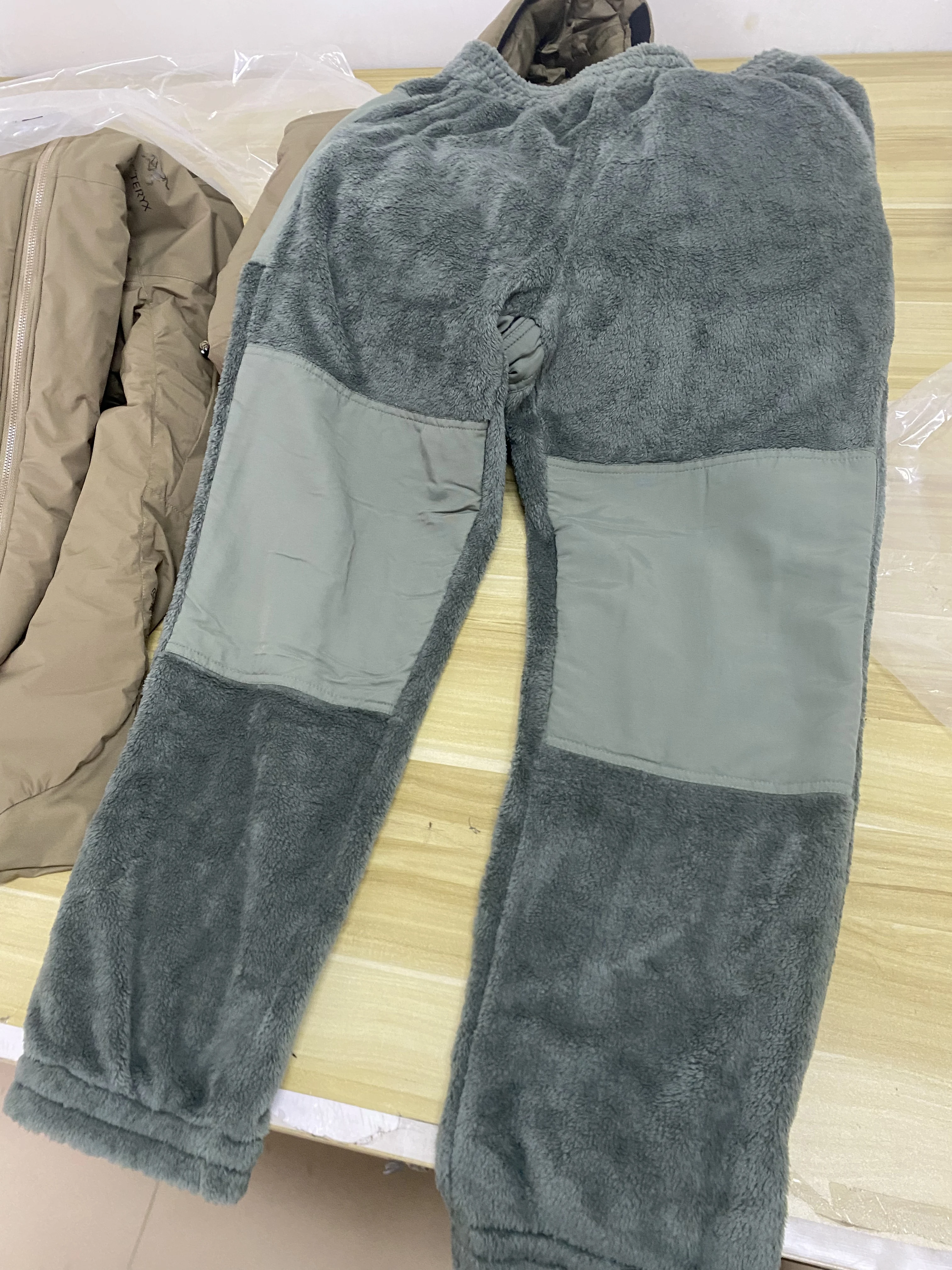 Pantalón M65 ECWCS polar térmico cortaviento americano - imagen 4