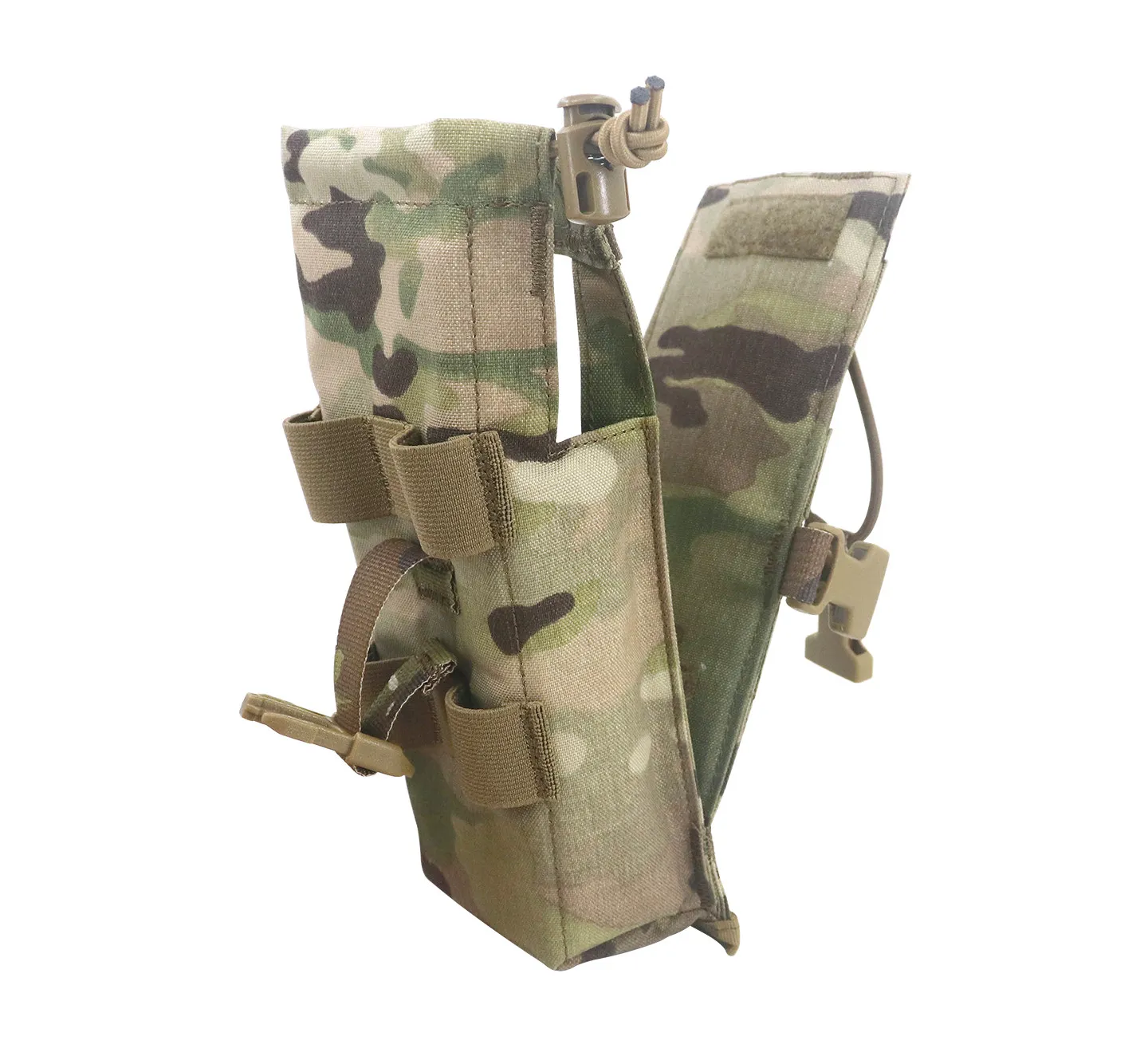 La bolsa instalada en un chaleco táctico