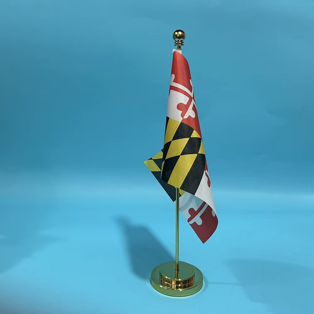 Bandera de Maryland pequeña de escritorio en poliéster