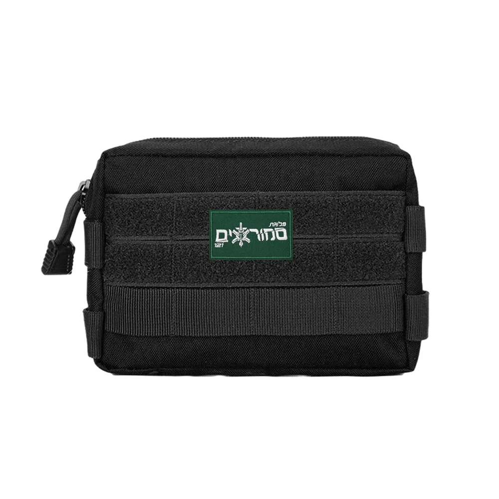 Parche bordado sobre superficie de velcro
