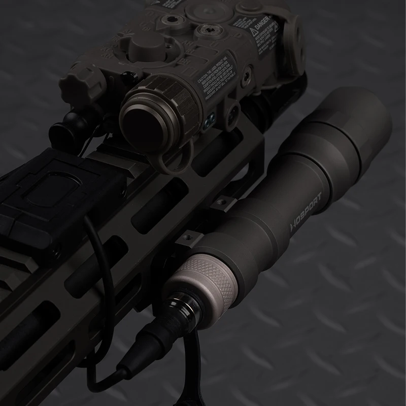 Linterna táctica Airsoft: tapa trasera con interruptor presión - imagen 4
