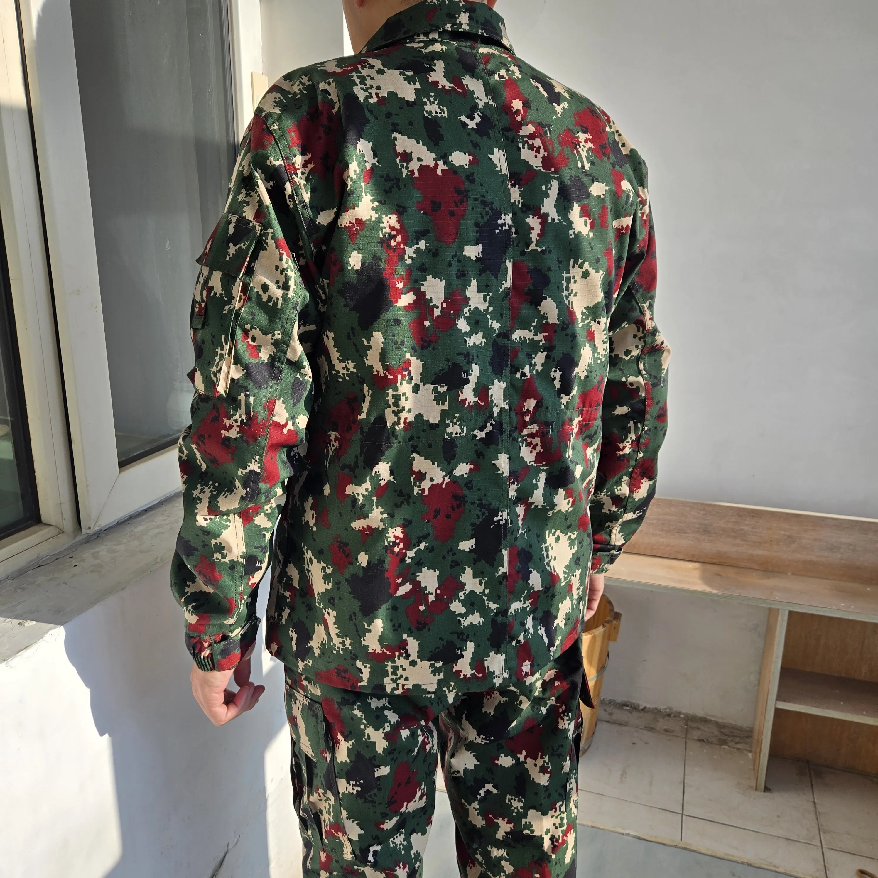 Ropa camuflaje táctica duradera con múltiples bolsillos para trabajo - imagen 5