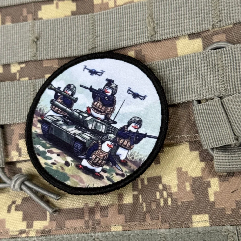 Parche táctico militar pingüino soldado con velcro para chaqueta - imagen 5