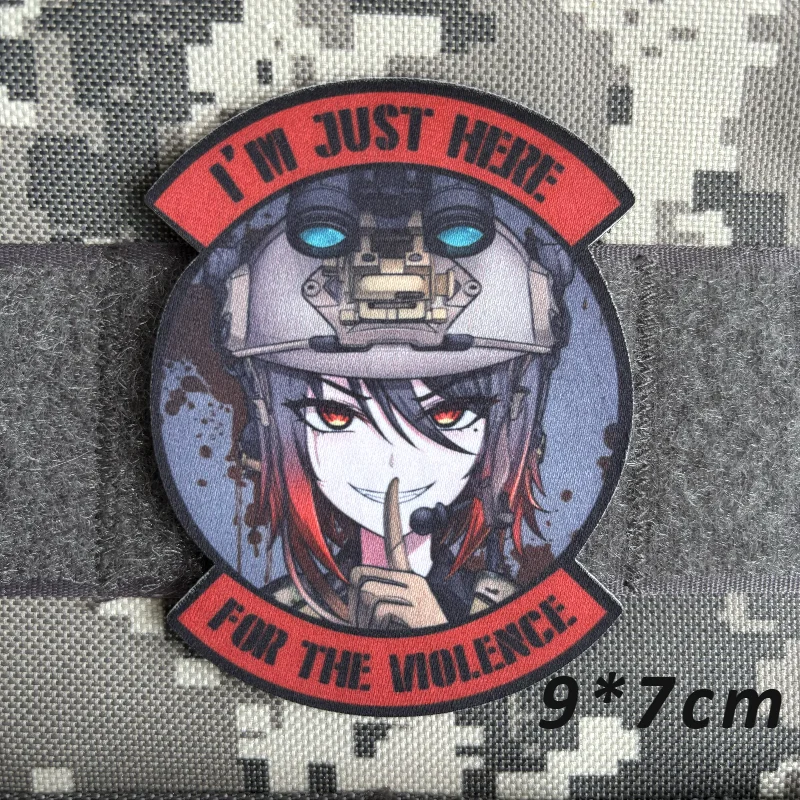 Parche frontal mostrando el diseño de anime girl y el texto