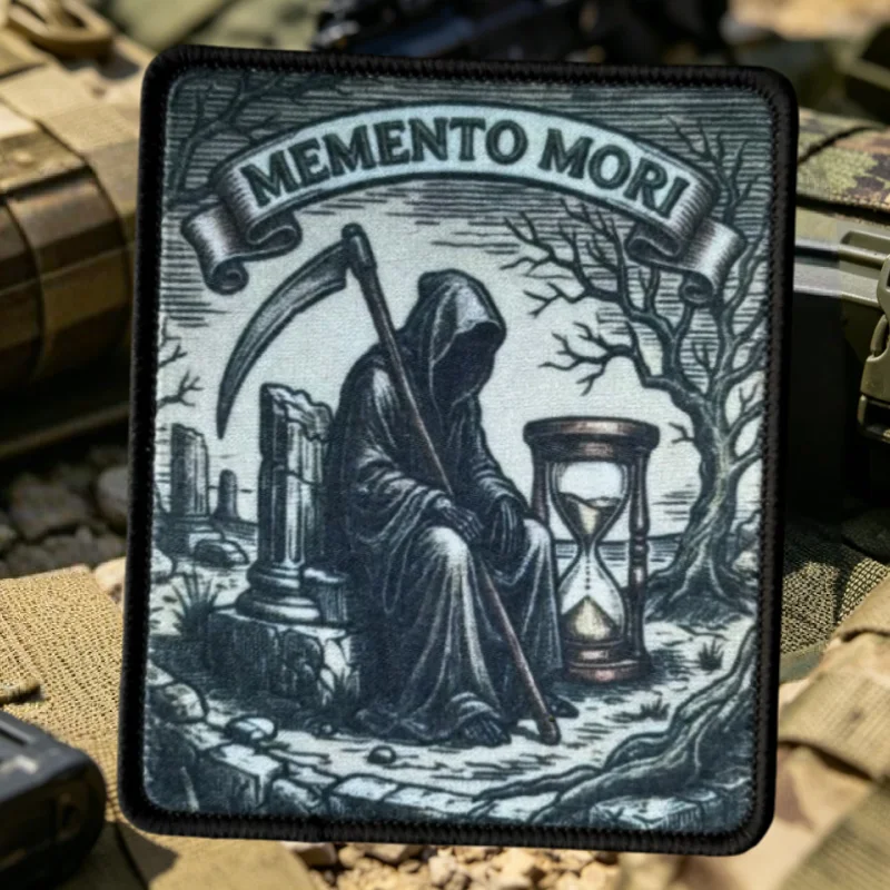 Parche táctico Memento Mori Reaper con velcro para brazalete - imagen 5