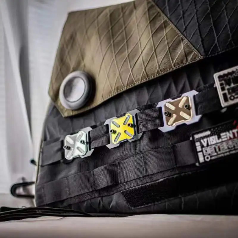 Mochila táctica MOLLE ripstop – Alta visibilidad y carga modular - imagen 4