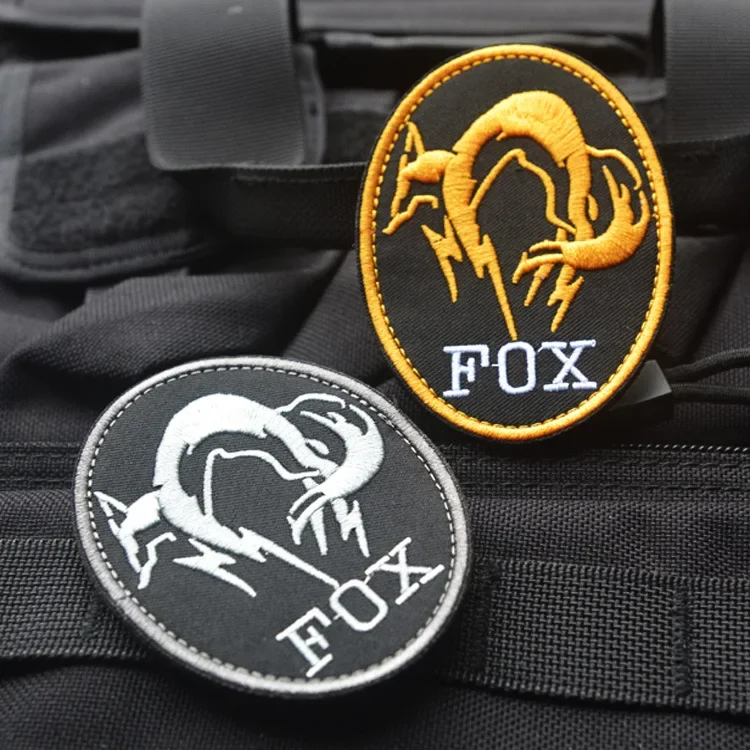 Parche bordado insignia táctica zorro, gancho trasero con bucle - imagen 4