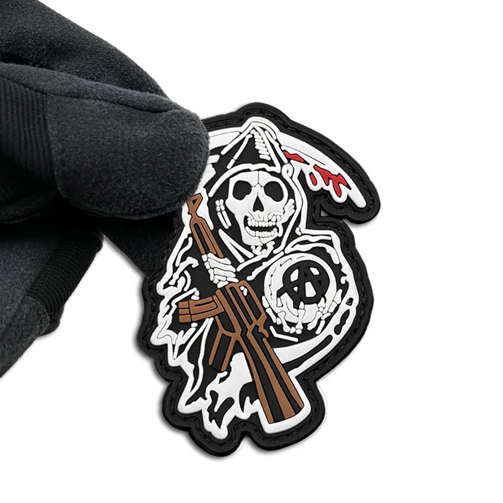 Trial parche táctico PVC velcro luz nocturna calavera – brazo - imagen 4