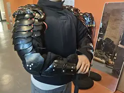 Protector de esgrima polietileno para hombro y brazo