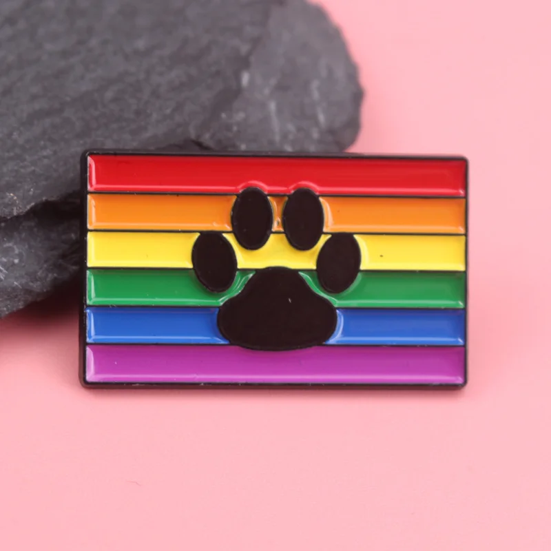 Broche metálico decorativo para solapa y complementos