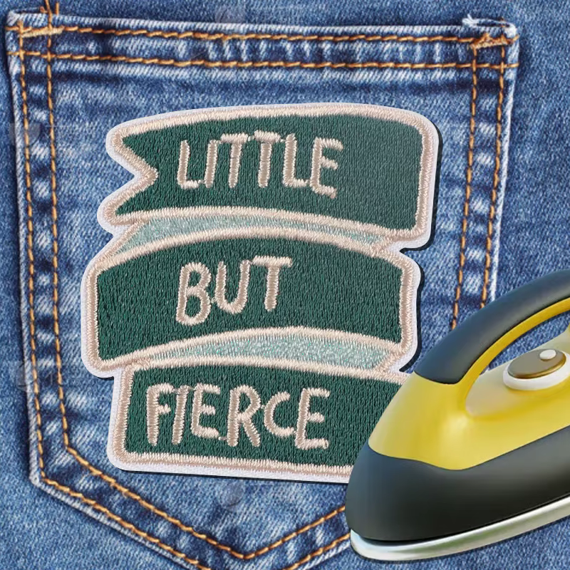 Parche bordado termoadhesivo Little But Fierce, insignia DIY - imagen 3
