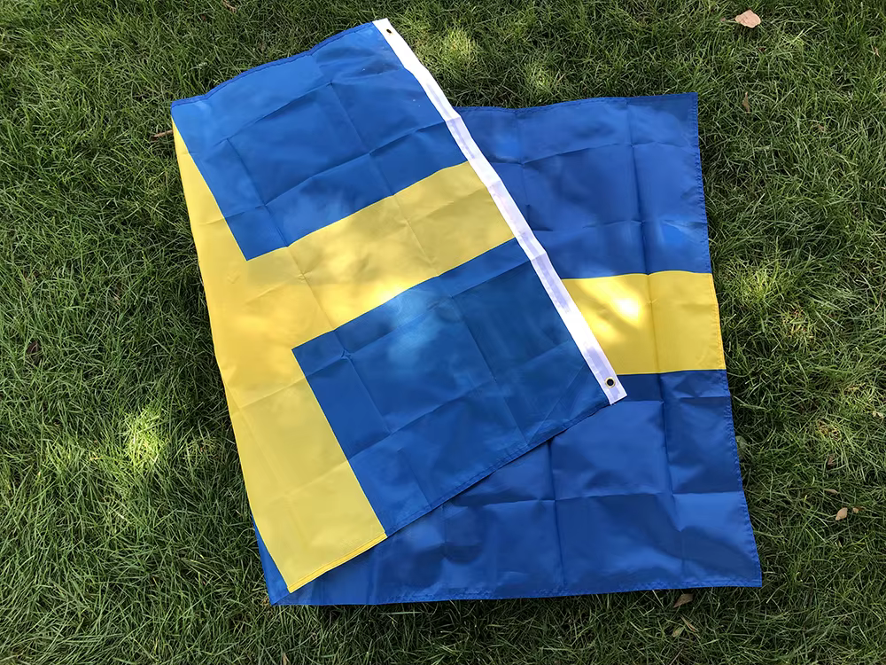 Bandera de Suecia Sky en poliéster para colgar en pared - imagen 4