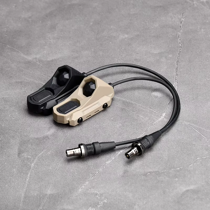 Linterna táctica con interruptor SF Plug para airsoft y caza - imagen 3