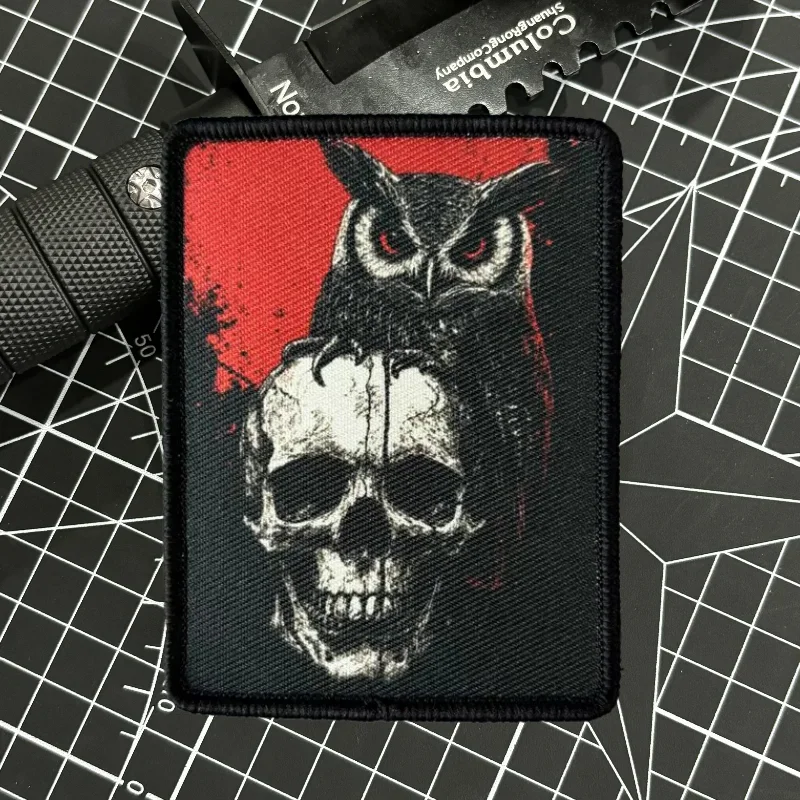 Parche MOLLE táctico velcro búho esqueleto - imagen 2
