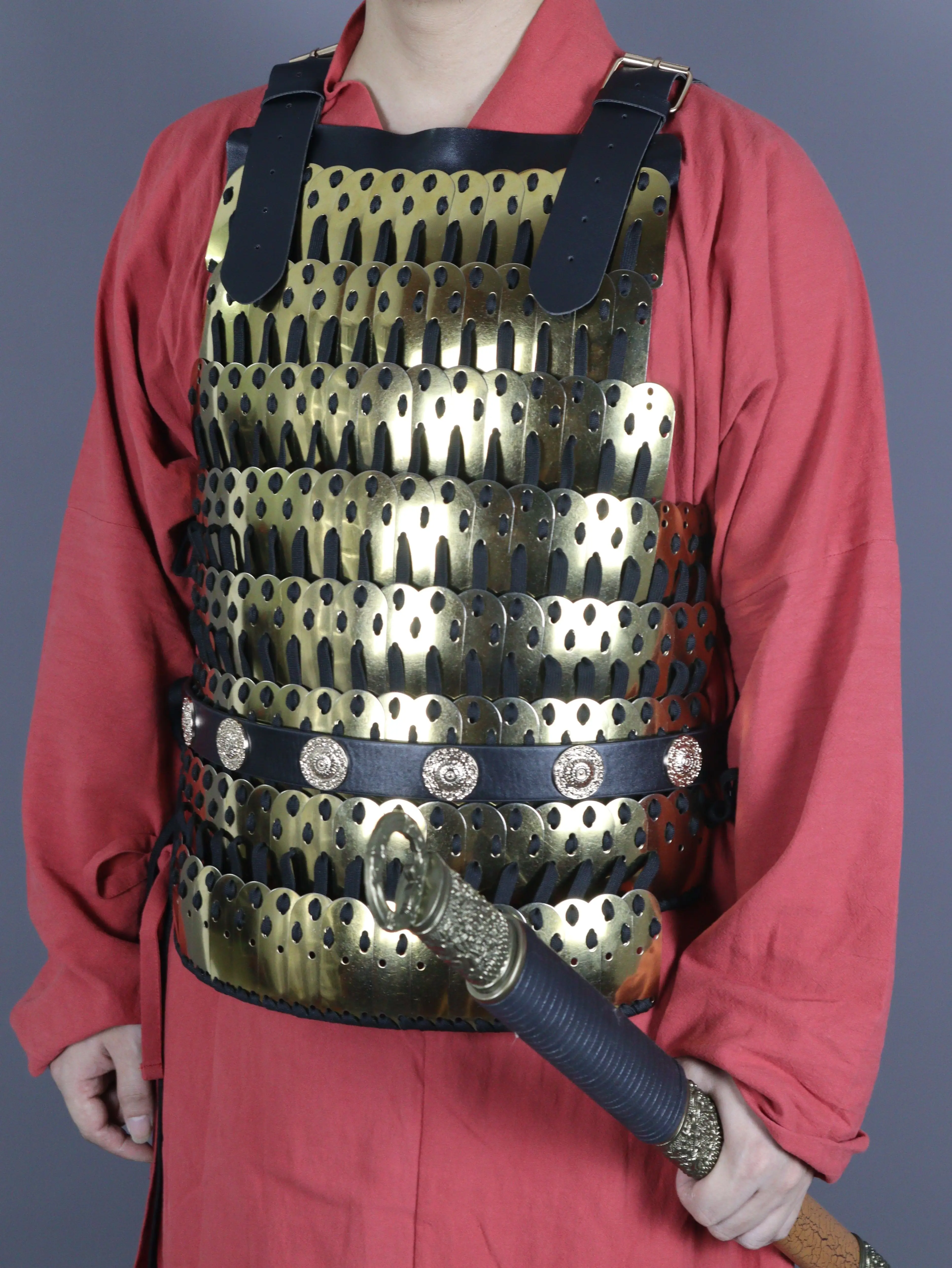 Armadura táctica de acero inoxidable - pecho exterior y accesorios - imagen 4
