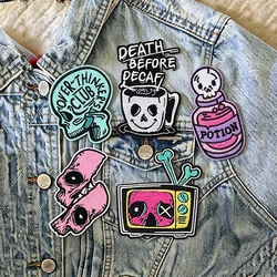Parche termoadhesivo calaveras góticas pastel, pociones y TV retro