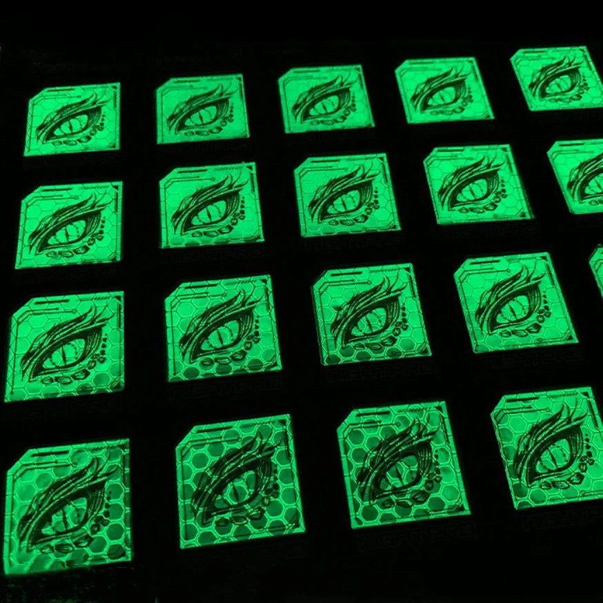 NIGHTPRO Parche Táctico Reflectante Ojo de Dragón MOLLE - imagen 4