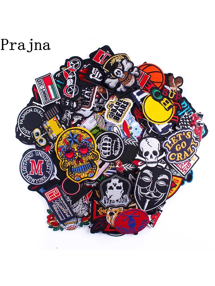 Parches bordados con motivos rockeros