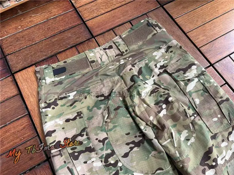 Pantalones cargo multiterreno en exterior