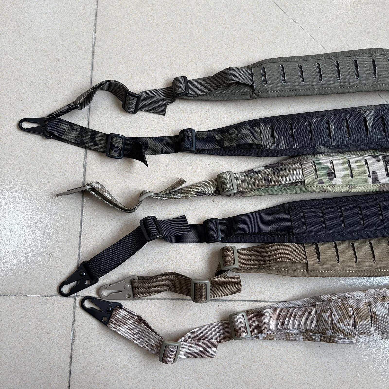 Correa táctica de hombro MOLLE con diseño láser multifunción - imagen 4