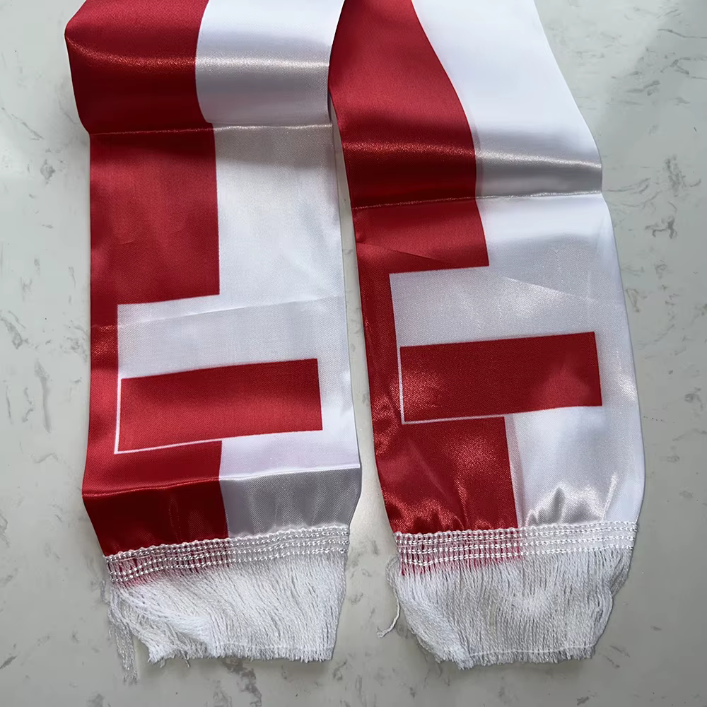 Bufanda de fútbol Polonia satén estampada doble cara con borlas - imagen 3