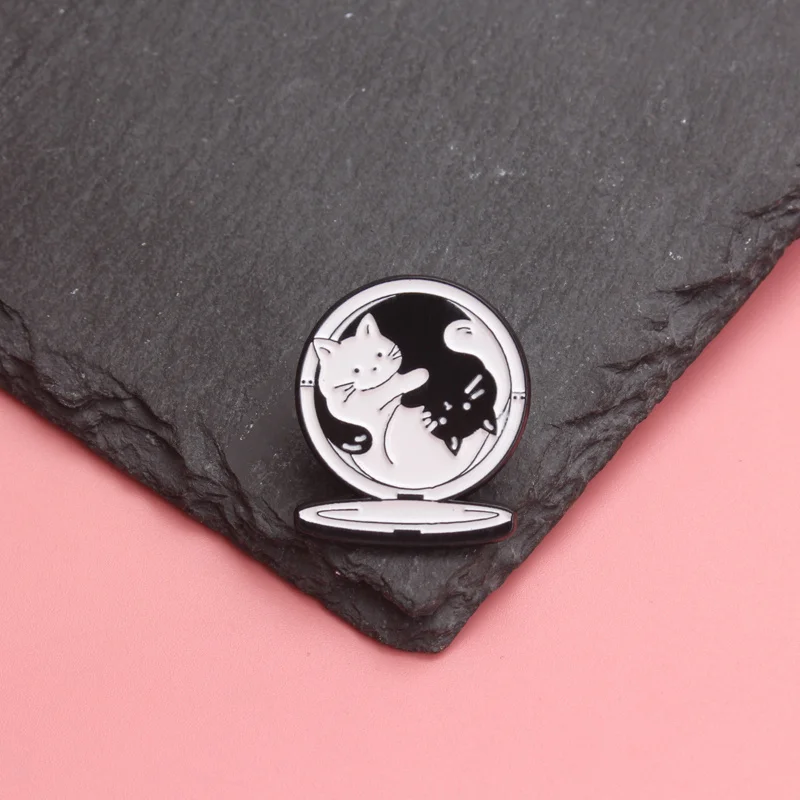 Broche de gato metálico esmaltado con estilo casual y encantador - imagen 5