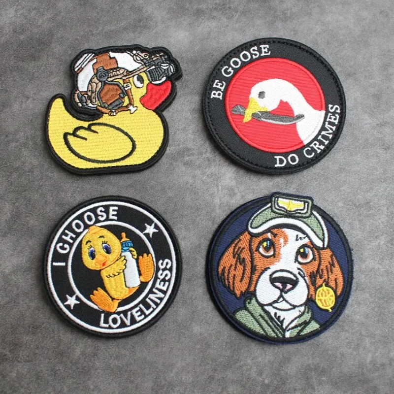Parche táctico bordado pato de dibujos con gancho y bucle para mochila - imagen 2