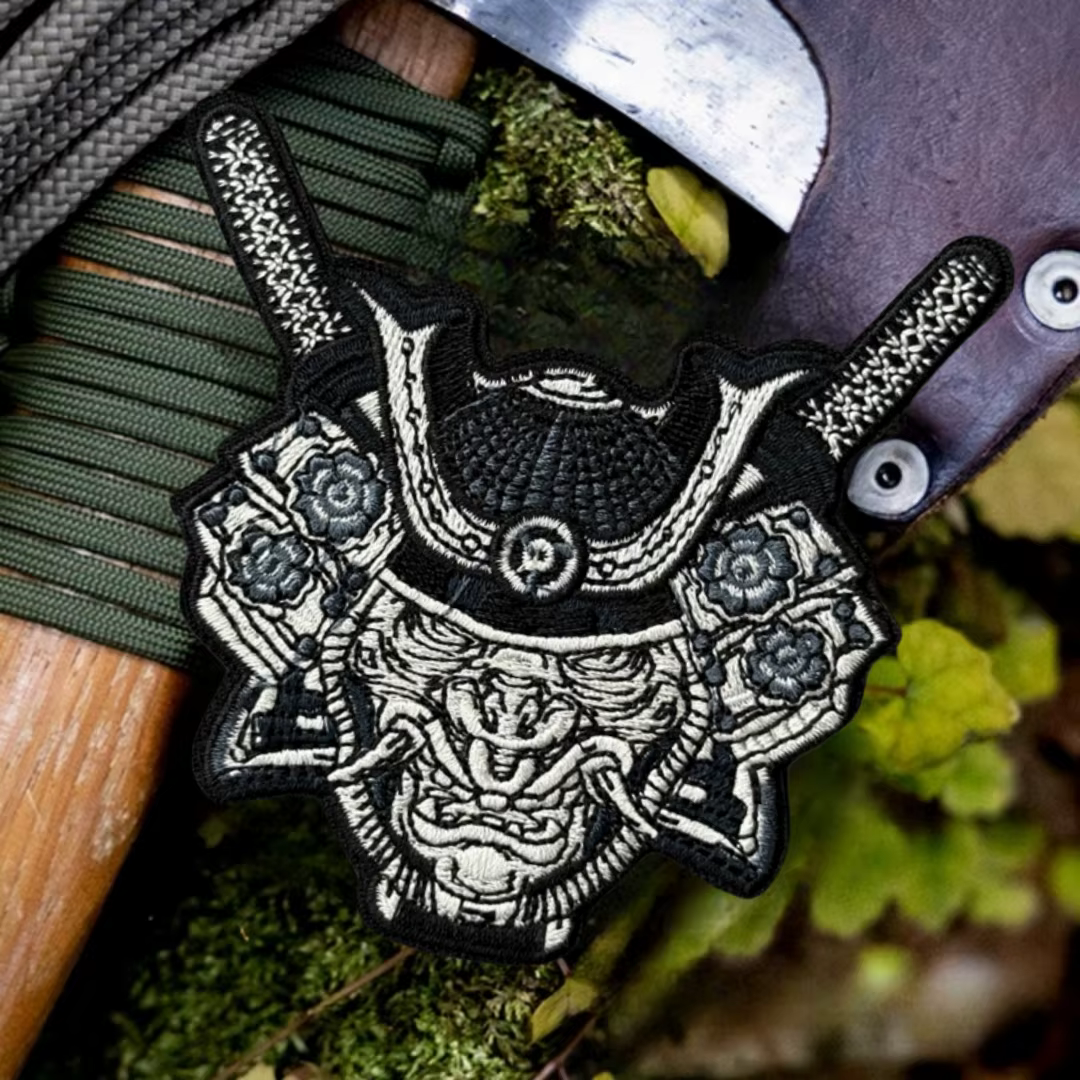 Parche samurái táctico bordado – Insignia militar con velcro - imagen 4