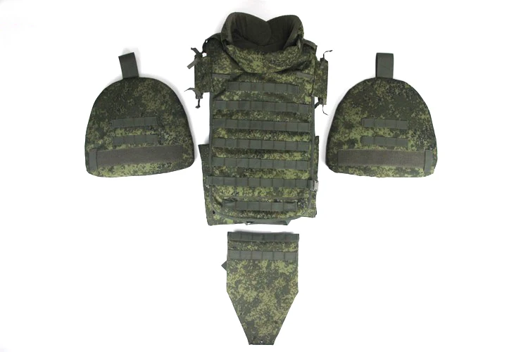 Detalle del sistema MOLLE y bolsillos del chaleco 6B45