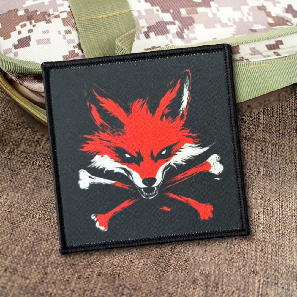 Parche táctico zorro rojo pirata insignia moral con velcro - imagen 2